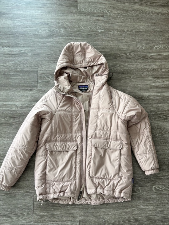 Patagonia Jackets & Blazers - Patagonia Hooded Puffer Jacket in Pale Blush
